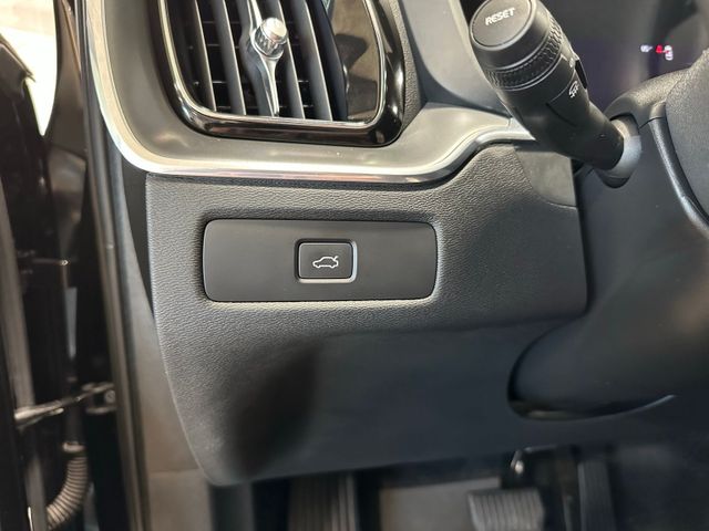 2023 Volvo XC60 B5 Core | Irving, Texas | Hopper Motorplex 2023 Volvo XC60 B5 Core | Irving, Texas | Hopper Motorplex