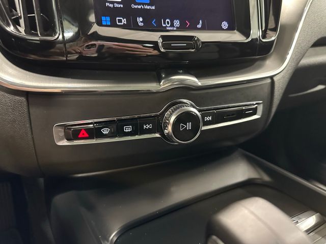 2023 Volvo XC60 B5 Core | Irving, Texas | Hopper Motorplex 2023 Volvo XC60 B5 Core | Irving, Texas | Hopper Motorplex