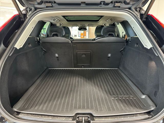 2023 Volvo XC60 B5 Core | Irving, Texas | Hopper Motorplex