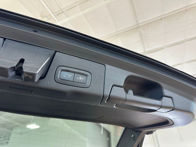2023 Volvo XC60 B5 Core | Irving, Texas | Hopper Motorplex