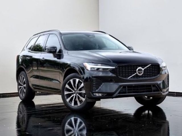 2023 Volvo XC60 B5 Plus Dark Theme