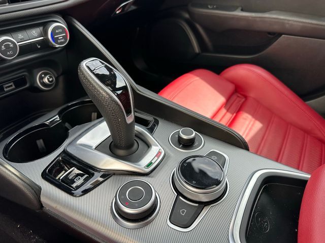 2024 Alfa Romeo Giulia Veloce 