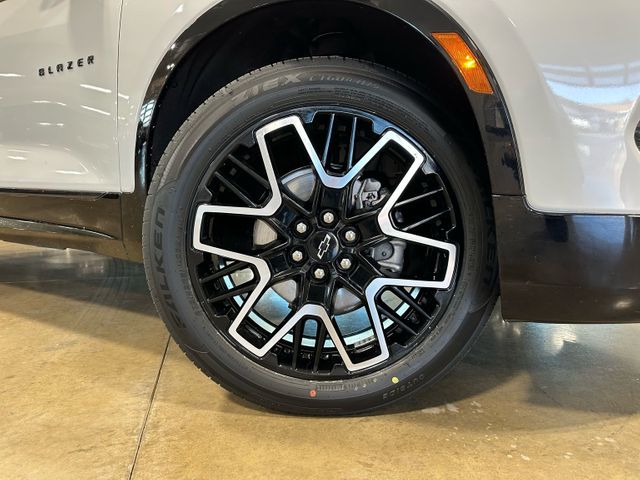 2024 Chevrolet Blazer RS 21" High Gloss Wheels Two-Tone Paint | Irving, Texas | Hopper Motorplex 2024 Chevrolet Blazer RS 21" High Gloss Wheels Two-Tone Paint | Irving, Texas | Hopper Motorplex
