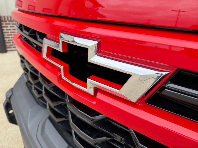 2024 Chevrolet Silverado 1500 ZR2 | Gifford, IL | Trav's Automotive 2024 Chevrolet Silverado 1500 ZR2 | Gifford, IL | Trav's Automotive