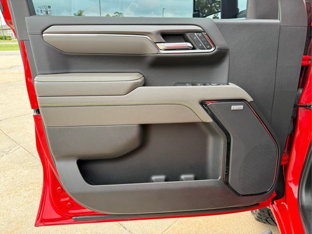 2024 Chevrolet Silverado 1500 ZR2 | Gifford, IL | Trav's Automotive 2024 Chevrolet Silverado 1500 ZR2 | Gifford, IL | Trav's Automotive