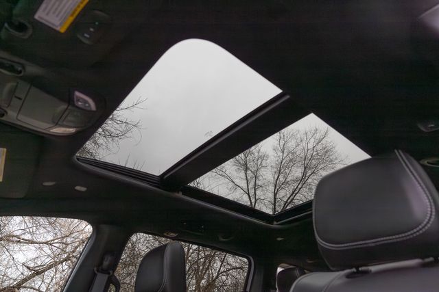 2024 Chrysler Pacifica Limited w/ Stow 'n Go, Adaptive Cruise, 28 MPG 2024 Chrysler Pacifica Limited w/ Stow 'n Go, Adaptive Cruise, 28 MPG