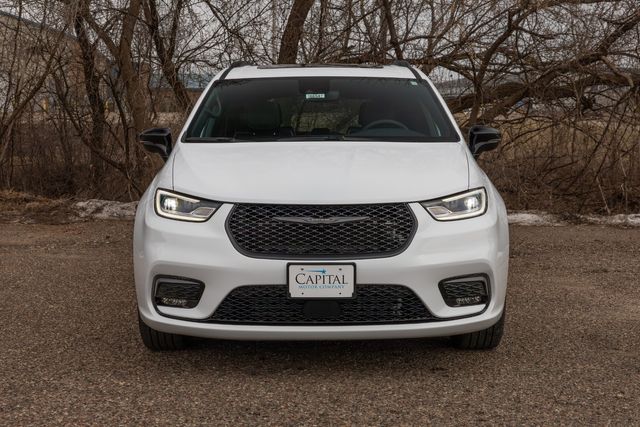 2024 Chrysler Pacifica Limited w/ Stow 'n Go, Adaptive Cruise, 28 MPG 2024 Chrysler Pacifica Limited w/ Stow 'n Go, Adaptive Cruise, 28 MPG