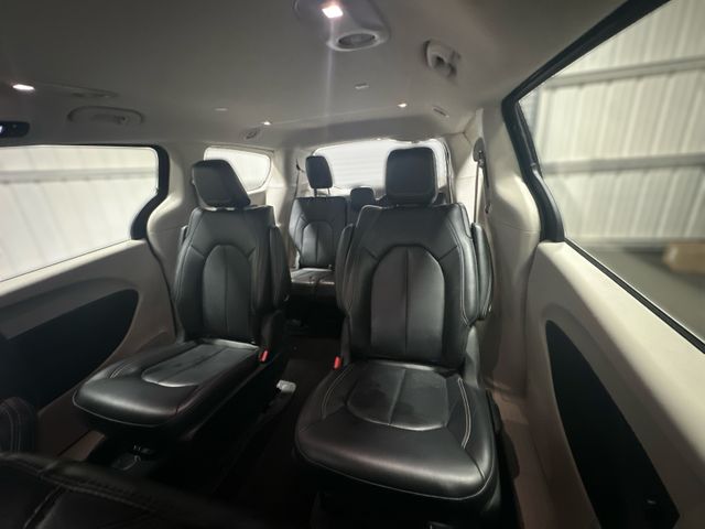 2024 Chrysler Pacifica Plug-In Hybrid Select 2024 Chrysler Pacifica Plug-In Hybrid Select