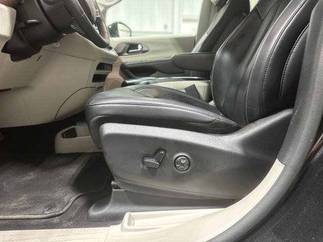 2024 Chrysler Pacifica Plug-In Hybrid Select 2024 Chrysler Pacifica Plug-In Hybrid Select