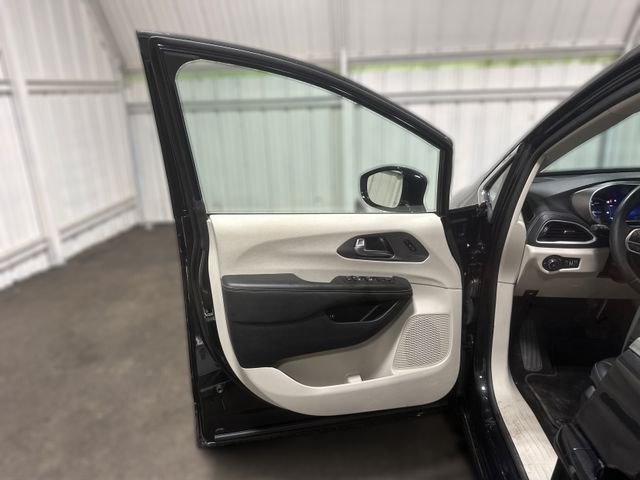 2024 Chrysler Pacifica Plug-In Hybrid Select 2024 Chrysler Pacifica Plug-In Hybrid Select