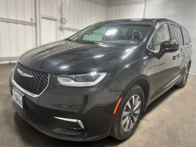 2024 Chrysler Pacifica Plug-In Hybrid Select | Houston, TX | Texas Star Motors 2024 Chrysler Pacifica Plug-In Hybrid Select | Houston, TX | Texas Star Motors