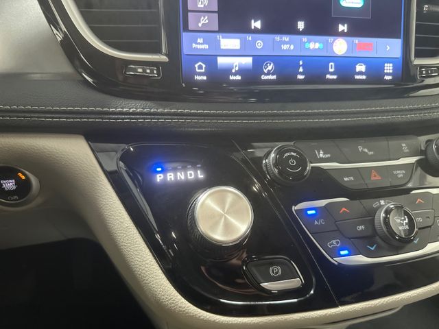 2024 Chrysler Pacifica Plug-In Hybrid Select | Houston, TX | Texas Star Motors 2024 Chrysler Pacifica Plug-In Hybrid Select | Houston, TX | Texas Star Motors