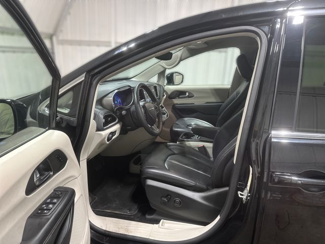 2024 Chrysler Pacifica Plug-In Hybrid Select | Houston, TX | Texas Star Motors 2024 Chrysler Pacifica Plug-In Hybrid Select | Houston, TX | Texas Star Motors