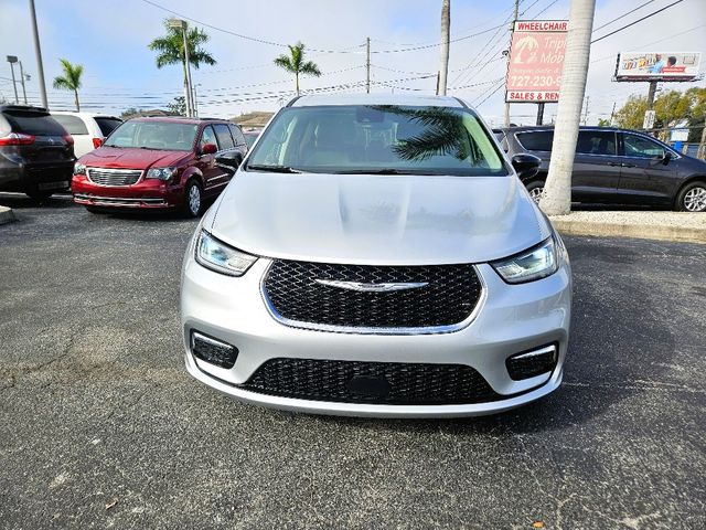 2024 Chrysler Pacifica Touring L Wheelchair Van Handicap Ramp Van