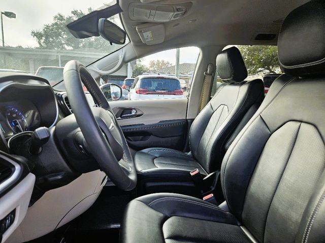 2024 Chrysler Pacifica Touring L Wheelchair Van Handicap Ramp Van