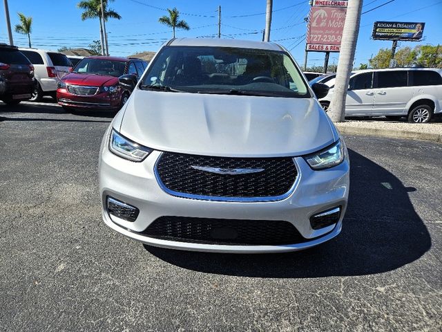 2024 Chrysler Pacifica Touring L Wheelchair Van Handicap Ramp Van