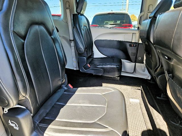 2024 Chrysler Pacifica Touring L Wheelchair Van Handicap Ramp Van