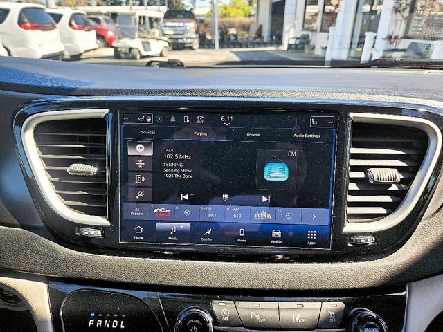 2024 Chrysler Pacifica Touring L Wheelchair Van Handicap Ramp Van