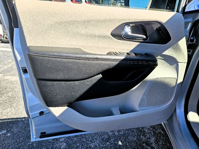 2024 Chrysler Pacifica Touring L Wheelchair Van Handicap Ramp Van