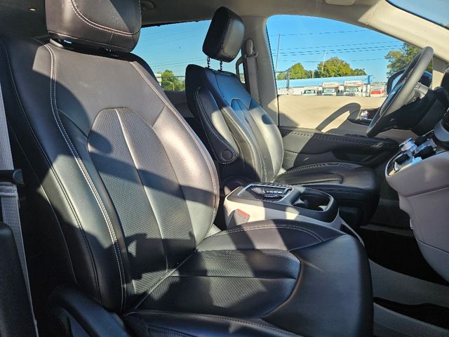 2024 Chrysler Pacifica Touring L Wheelchair Van Handicap Ramp Van