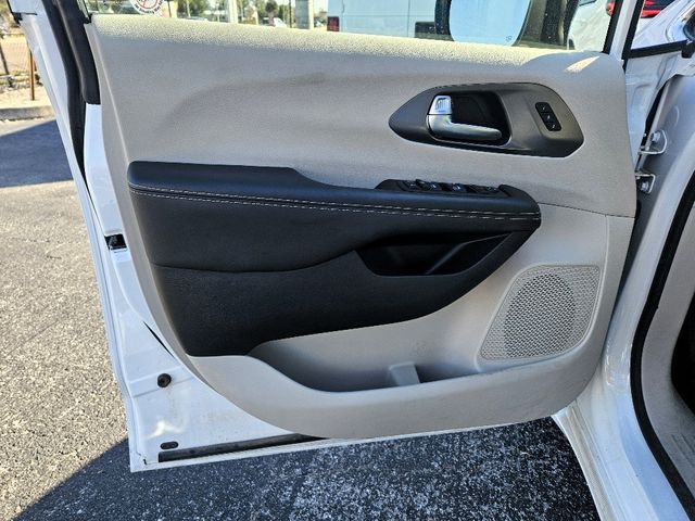 2024 Chrysler Pacifica Touring L Wheelchair Van Handicap Ramp Van