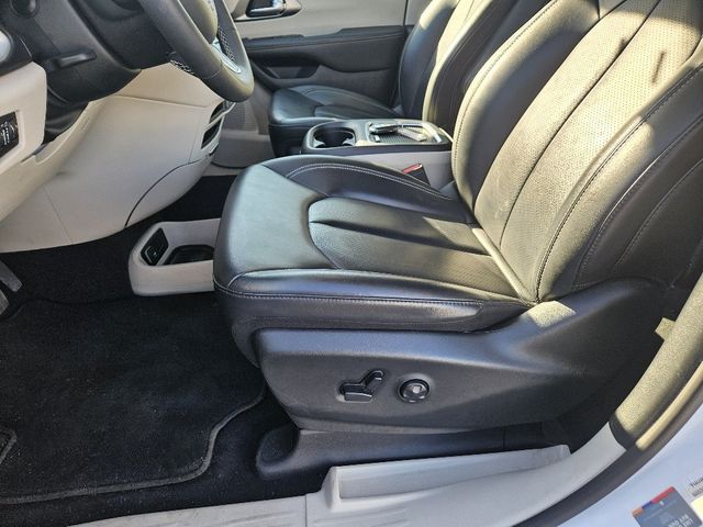 2024 Chrysler Pacifica Touring L Wheelchair Van Handicap Ramp Van