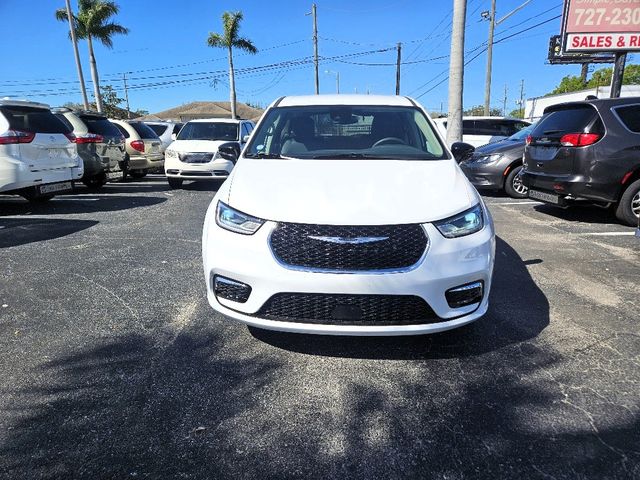 2024 Chrysler Pacifica Touring L Wheelchair Van Handicap Ramp Van