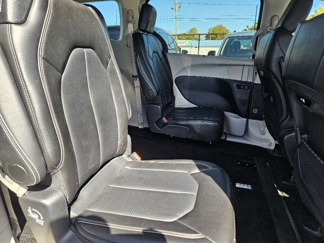 2024 Chrysler Pacifica Touring L Wheelchair Van Handicap Ramp Van