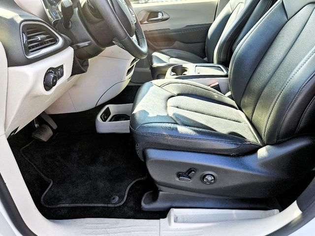 2024 Chrysler Pacifica Touring L Wheelchair Van Handicap Ramp Van