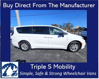 2024 Chrysler Pacifica Touring L Wheelchair Van Handicap Ramp Van  | Pinellas Park, Florida | Triple S Mobility, Inc