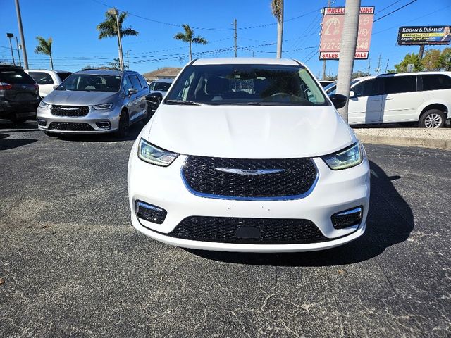 2024 Chrysler Pacifica Touring L Wheelchair Van Handicap Ramp Van