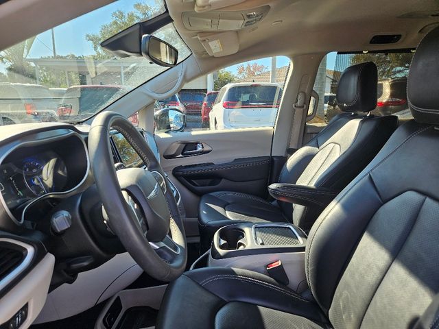 2024 Chrysler Pacifica Touring L Wheelchair Van Handicap Ramp Van