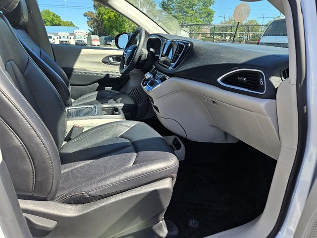 2024 Chrysler Pacifica Touring L Wheelchair Van Handicap Ramp Van