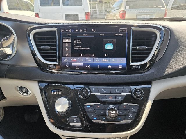 2024 Chrysler Pacifica Touring L Wheelchair Van Handicap Ramp Van