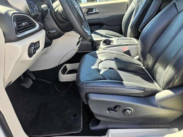 2024 Chrysler Pacifica Touring L Wheelchair Van Handicap Ramp Van