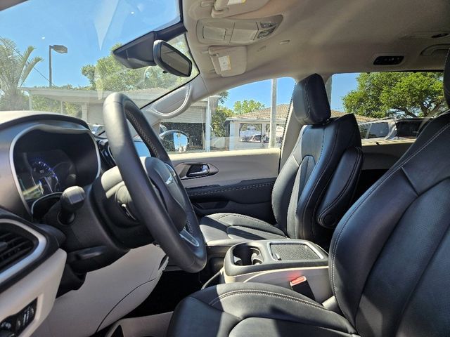 2024 Chrysler Pacifica Touring L Wheelchair Van Handicap Ramp Van