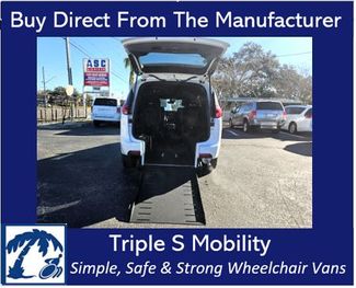 2024 Chrysler Pacifica Touring Wheelchair Van Handicap Ramp Van  | Pinellas Park, Florida | Triple S Mobility, Inc in Pinellas Park, Florida 33781