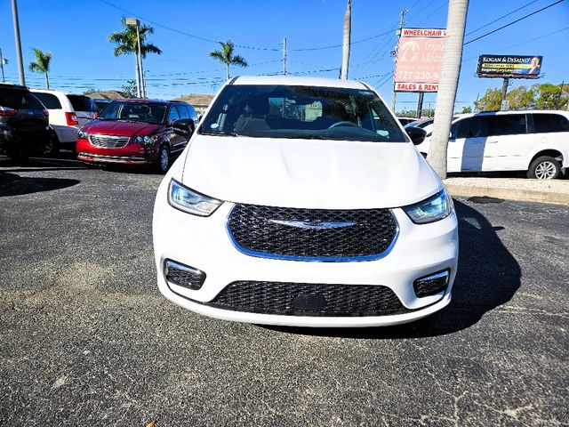 2024 Chrysler Pacifica Touring Wheelchair Van Handicap Ramp Van