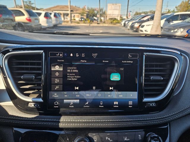 2024 Chrysler Pacifica Touring Wheelchair Van Handicap Ramp Van