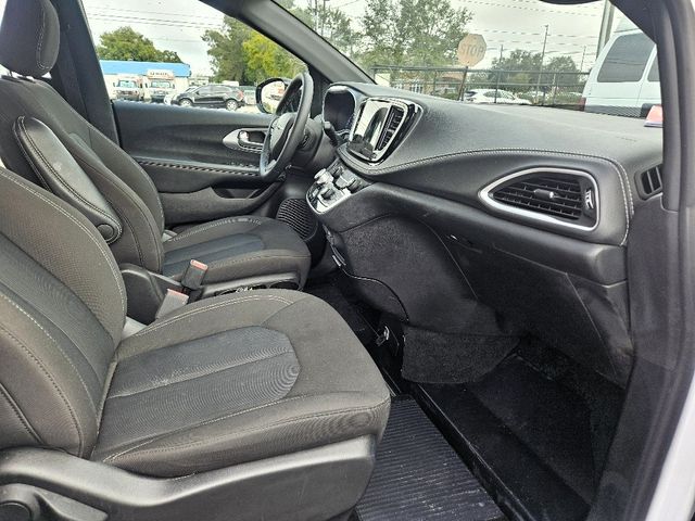 2024 Chrysler Pacifica Touring Wheelchair Van Handicap Ramp Van