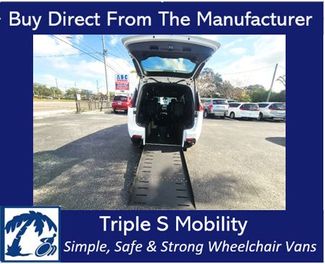 2024 Chrysler Pacifica Touring Wheelchair Van Handicap Ramp Van  | Pinellas Park, Florida | Triple S Mobility, Inc in Pinellas Park, Florida 33781