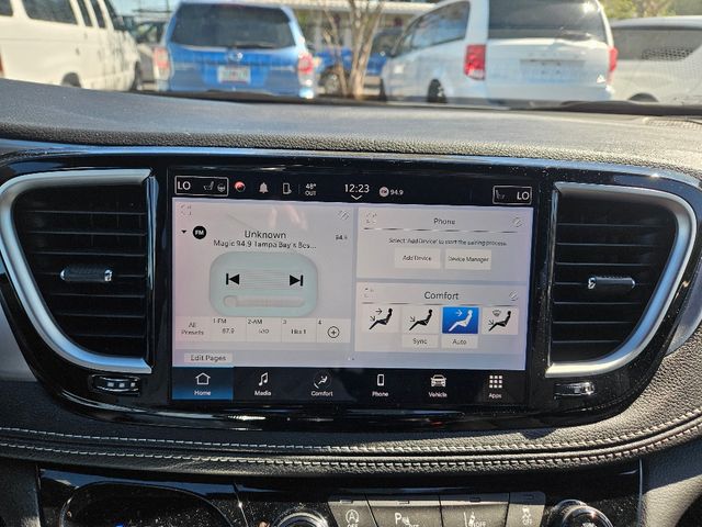 2024 Chrysler Pacifica Touring Wheelchair Van Handicap Ramp Van