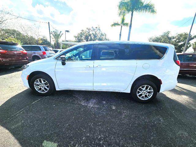 2024 Chrysler Pacifica Touring Wheelchair Van Handicap Ramp Van