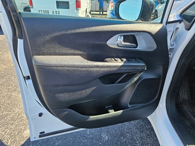 2024 Chrysler Pacifica Touring Wheelchair Van Handicap Ramp Van