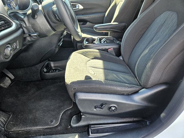 2024 Chrysler Pacifica Touring Wheelchair Van Handicap Ramp Van