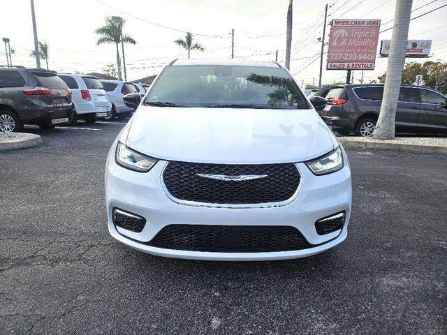 2024 Chrysler Pacifica Touring  Wheelchair Van Handicap Ramp Van