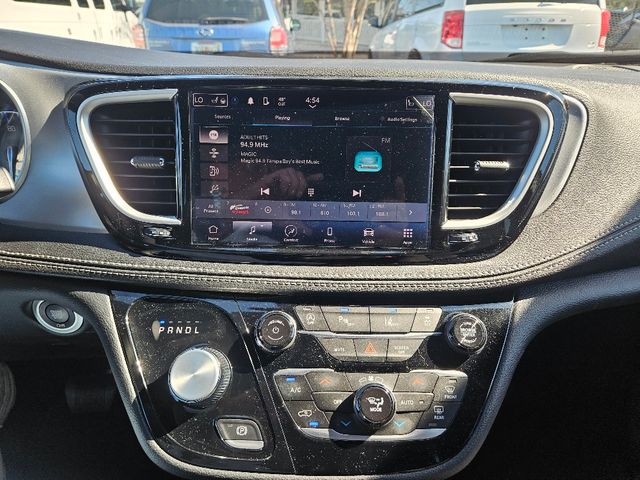 2024 Chrysler Pacifica Touring  Wheelchair Van Handicap Ramp Van