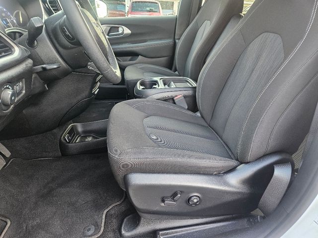 2024 Chrysler Pacifica Touring  Wheelchair Van Handicap Ramp Van