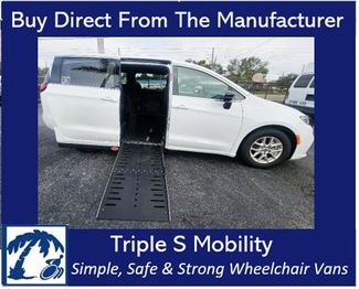 2024 Chrysler Pacifica Touring Wheelchair Van Ramp Van  | Pinellas Park, Florida | Triple S Mobility, Inc