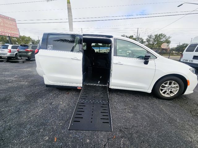 2024 Chrysler Pacifica Touring Wheelchair Van Ramp Van